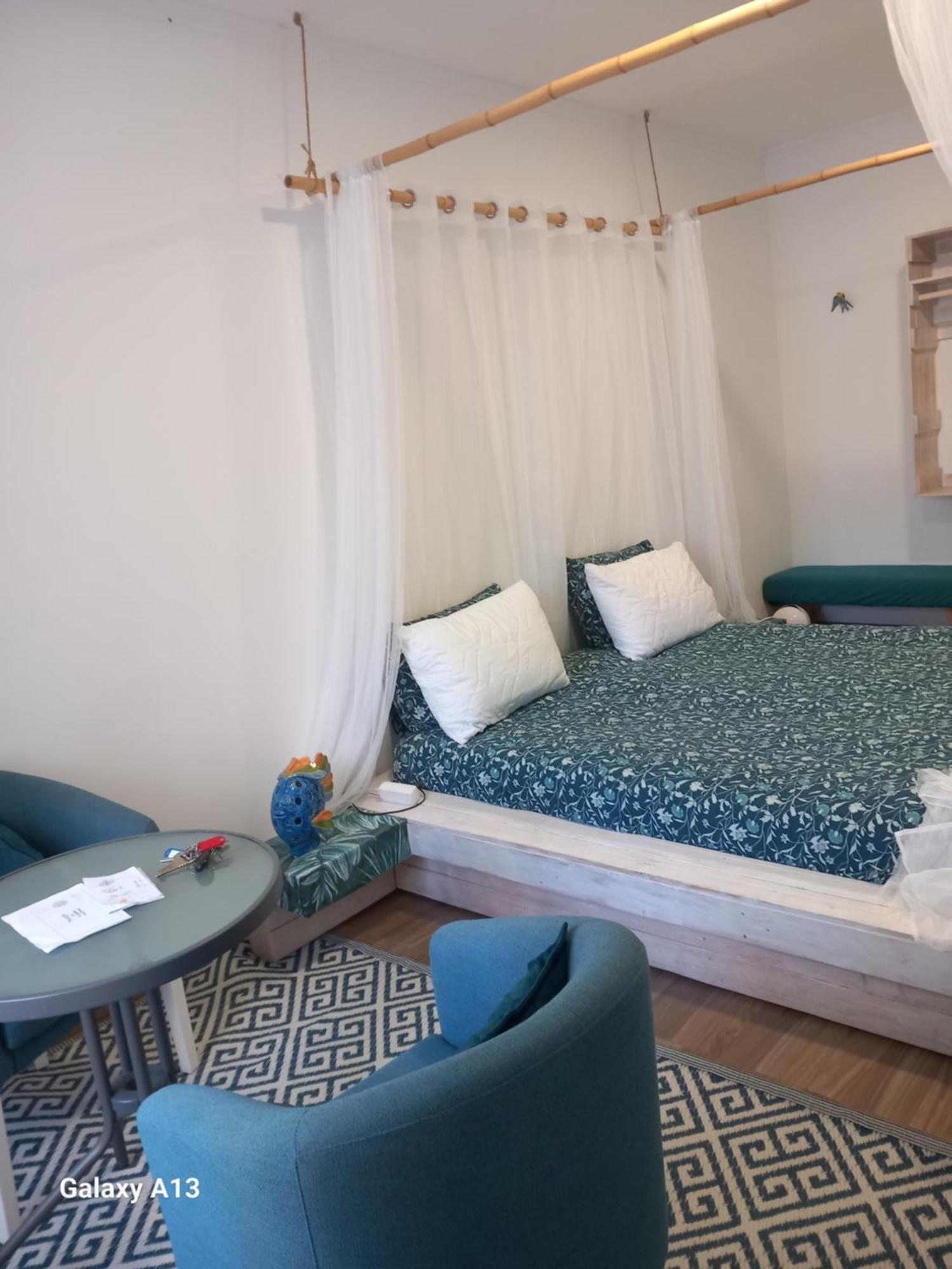 O Quintal Guesthouse Карвоейро Екстериор снимка